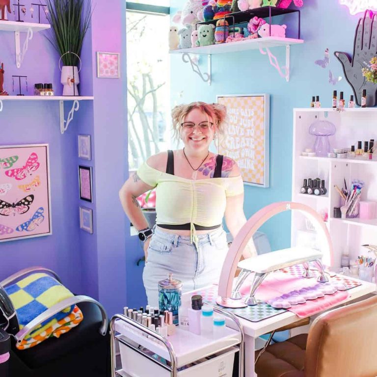 Nail Salon Suites For Rent in Polaris, OH, Columbus, OH and Lewis Center, OH